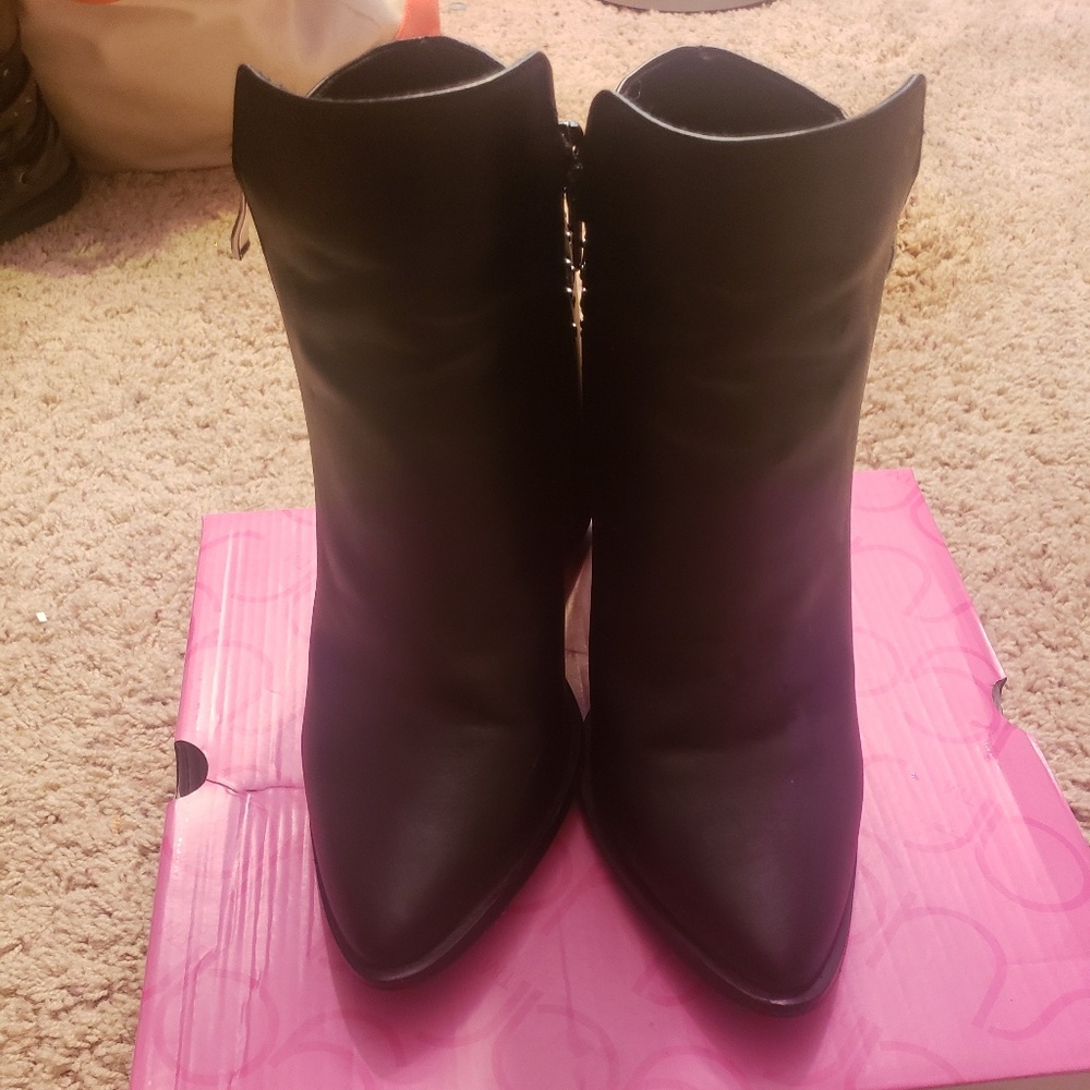 Ankle boots - Picture 2 of 4